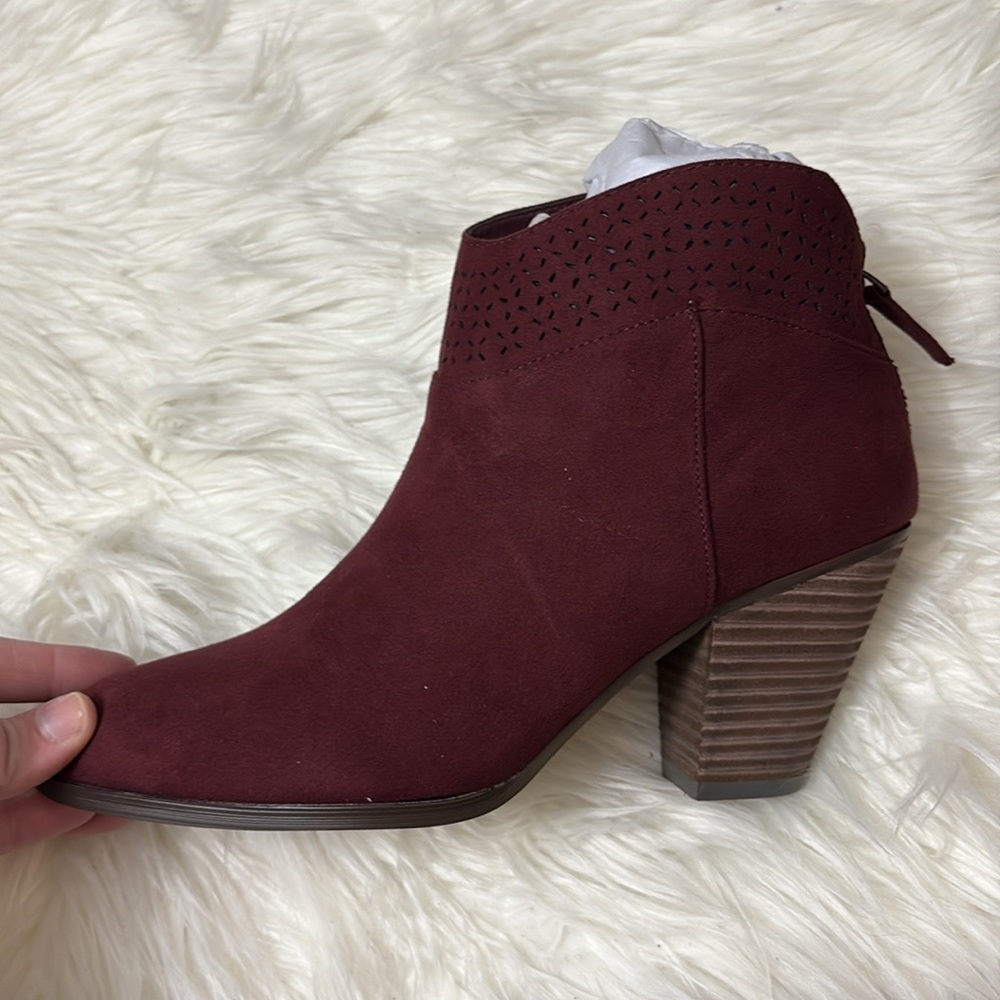 NWOT Violet & Red Jackson Lazer Cut Topline Bootie Burgundy Size 7 Stitch Fix - Picture 9 of 13
